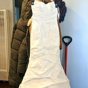 Wedding dress•Never worn